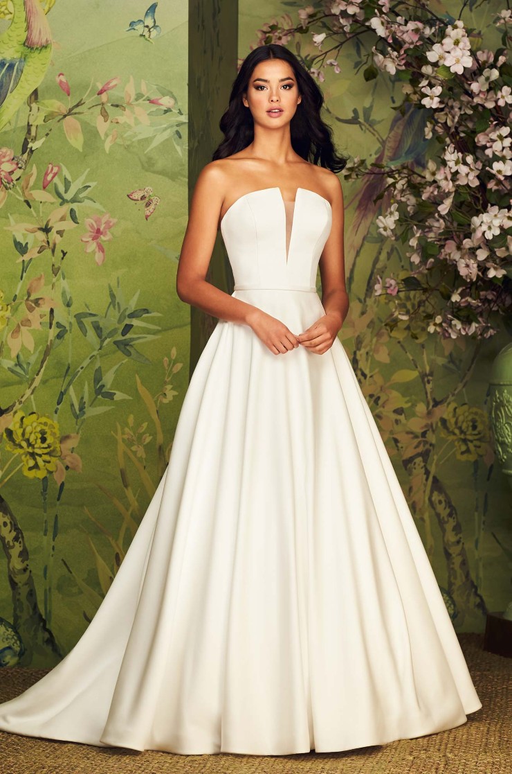 Paloma Blanca Style #4888 