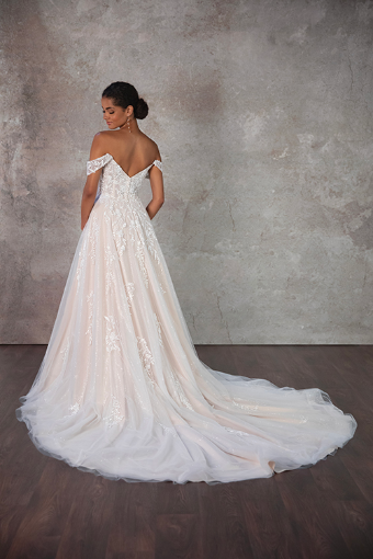 Essense of Australia Style #D4098 #1 (IV-IV) Ivory Lace and Tulle over Ivory Gown thumbnail