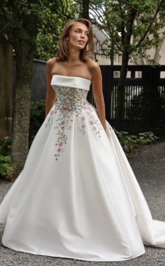 Essense of Australia Style #D4217 #0 default (BH-IV) BLUE BLUSH LACE ON IVORY GOWN thumbnail