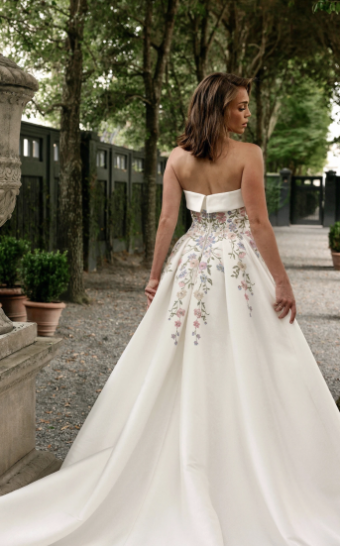 Essense of Australia Style #D4217 #1 default (BH-IV) BLUE BLUSH LACE ON IVORY GOWN thumbnail