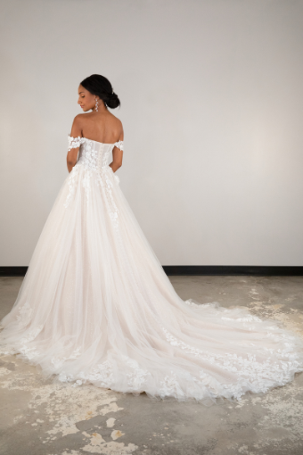 Essense of Australia Style #D4106 #1 (IV-IV) IVORY LACE TULLE & REGAL ORGANZA OVER IVORY GOWN thumbnail