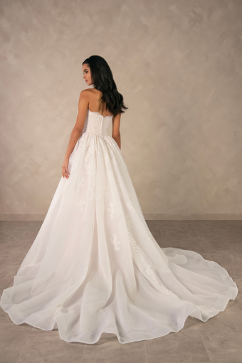 Essense of Australia Style #D4573 #8 (IV-LN) IVORY LACE AND TULLE OVER LINEN GOWN thumbnail